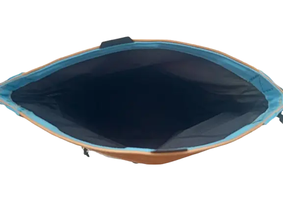 Top view of the open chalk compartment
